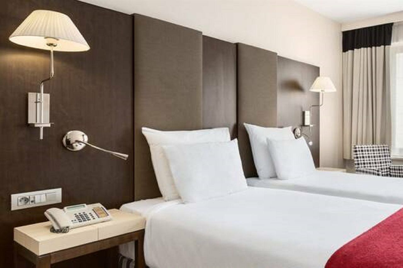 Nh Grand Place Arenberg Hotel 4*